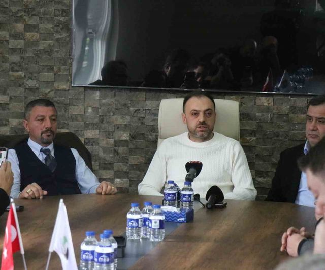 Sakaryaspor Başkanı Enes Zengin: 1 ayda 18 icra dosyası kapatıldı, Süper Lig ağırlıklı 8 transfer yapıldı