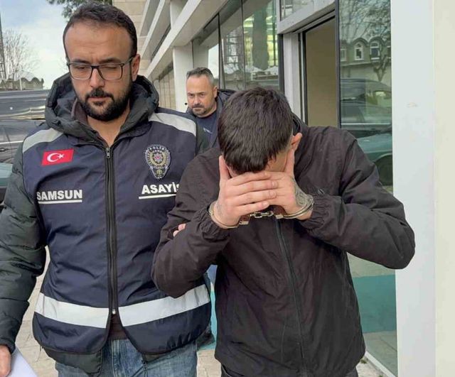 Samsun'da gümüşçü vitrinini kırıp 'altın' zannettiği 3 bileziği çalan şüpheli tutuklandı