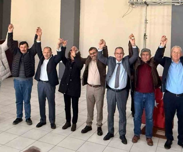 Selendili esnaflardan Nurullah Efendi Kahveci’ye güven oyu