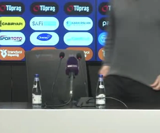 Sergen Yalçın: Beşiktaş'ı taraftarın istediği takıma dönüştüreceğiz, biraz sabır gerekiyor