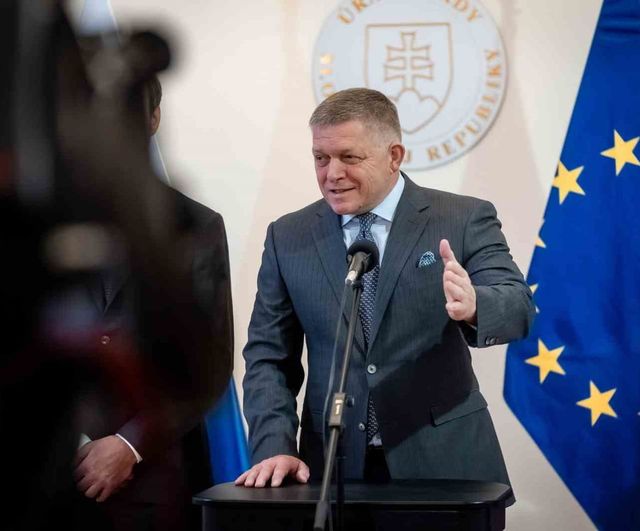 Slovakya Başbakanı Fico, AB'nin Rus gazı yasağını 'enerji intiharı' olarak nitelendirdi