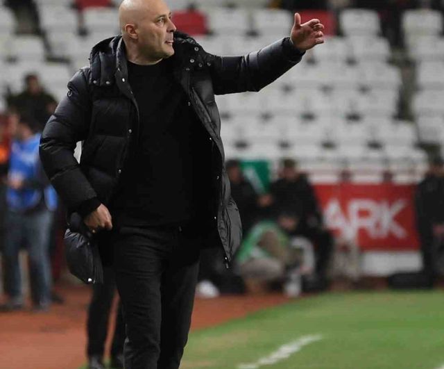 Trendyol Süper Lig 20. Hafta: Antalyaspor 1-0 Trabzonspor (İlk Yarı)