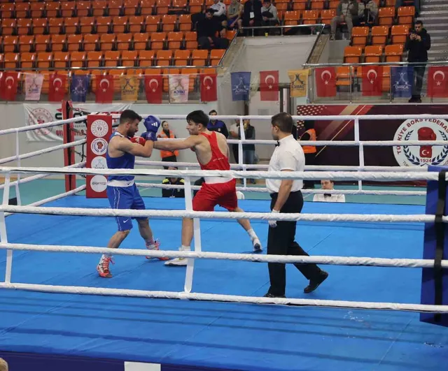 Türkiye Boks Şampiyonası finali Darıca'da: Sürmeneli, Akbaş ve Gümüş şampiyonluk için ringe çıkacak