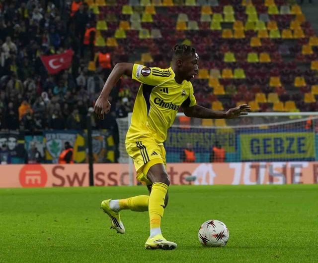 UEFA Avrupa Ligi: FCSB 0 - Fenerbahçe 1 (İlk yarı)