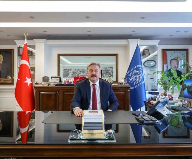 Başkan Palancıoğlu'ndan Berat Kandili mesajı: 'Berat; iyiliğe ulaşmak için bir müjdedir'