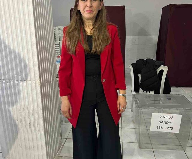 Bergama'nın İlk Kadın Kahveciler Odası Başkanı Melek Tok Bilir Seçildi