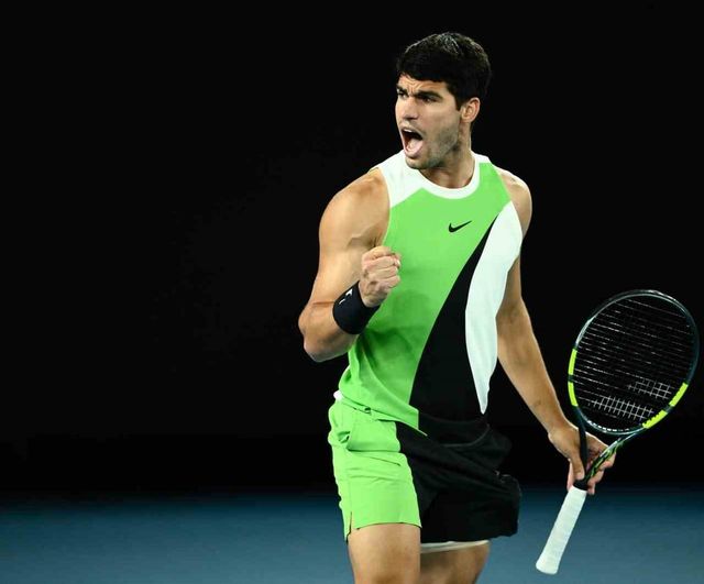 Carlos Alcaraz, Avustralya Açık finalinde Novak Djokovic'i 3-1 yenerek şampiyon oldu