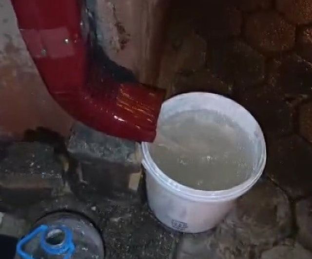 Eskişehir'de ani su kesintisi: Veliler tepkili, vatandaşlar yağmur suyunu biriktirdi