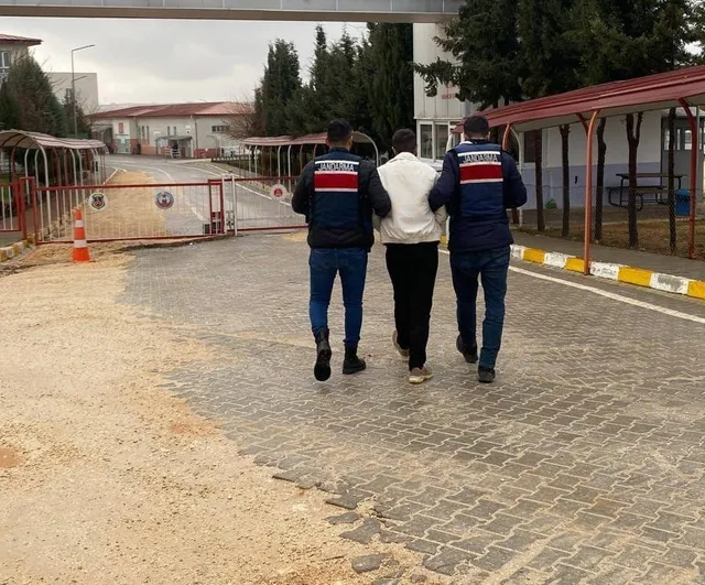 Gaziantep'te 13 yıl 4 ay hapisle aranan N.T. jandarma tarafından yakalandı