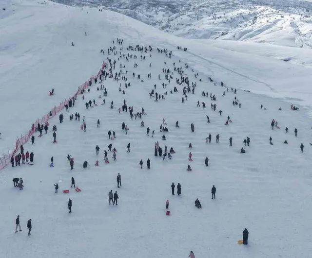 Güzeldağ Kayak Merkezi sömestir tatilinin son gününde yoğun ilgi gördü