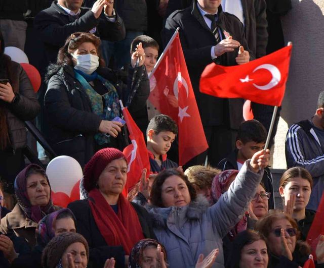 Özgür Özel: "Bunların kötü sözlerine kulağımızı tıkıyoruz" — Mecitözü'nde Hitit Kültür Merkezi açılışı