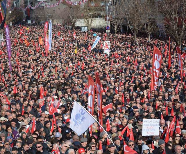 Özgür Özel Çorum’da: CHP, millete saygısını kaybetmeyen siyasettir