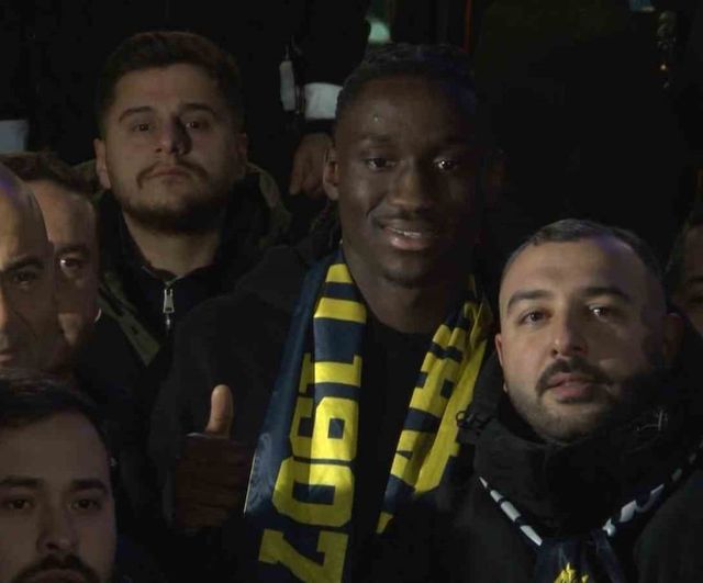 Sidiki Cherif İstanbul'a geldi: Fenerbahçe ile anlaşma sağlandı