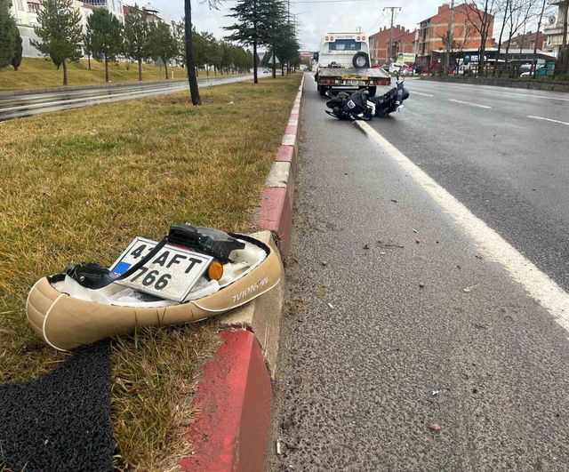 Tavşanlı'da otomobil ile motosiklet çarpıştı: 2 kişi ağır yaralandı