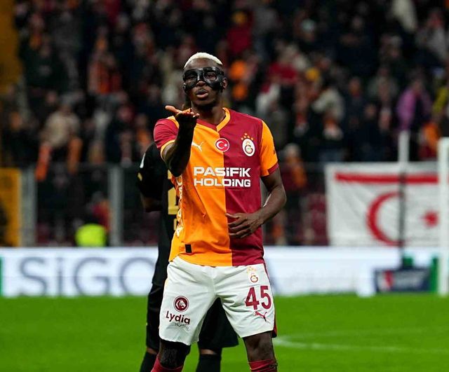 Victor Osimhen, Kayserispor Maçında Penaltıdan Gol Atarak Süper Lig'de 8. Golüne Ulaştı