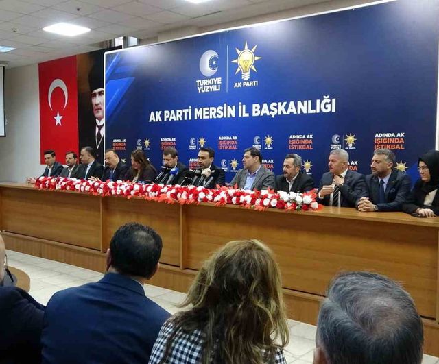 Adem Aldemir, Mersin'de yatırımları överken yerel yönetimleri eleştirdi