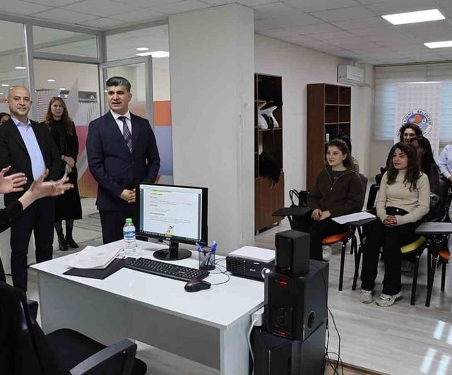 Akdeniz'de Seyahat ve Konaklama Kursu: Kadın İstihdamına Odak