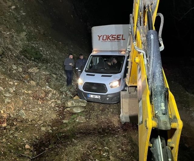 Amanos Dağları'nda navigasyon hatası: 3 kişi çamura saplanarak mahsur kaldı