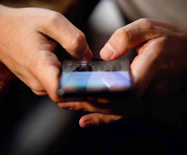 Bakan Uraloğlu: Türkiye'de haftalık sosyal medya kullanım süresi 25 saat 4 dakikaya yükseldi