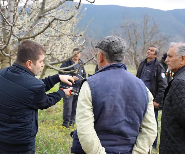 Bilecik’te üreticilere gübreleme ve budama eğitimi