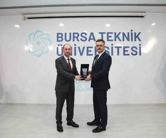 BTÜ Konuşmaları: Turkish Technic GMY Abdullah Aydın 'Zamanın Ruhunu Yakalamak' başlıklı konuşmasında gençlere sektör ve kariyer tavsiyeleri verdi