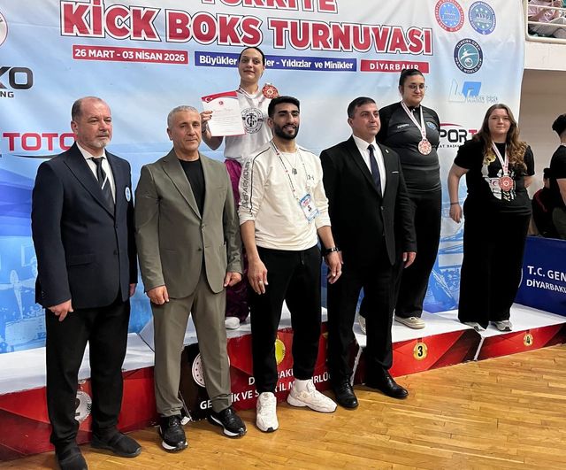 Çayırovalı kick boksçular Diyarbakır’dan 2 bronz madalyayla döndü