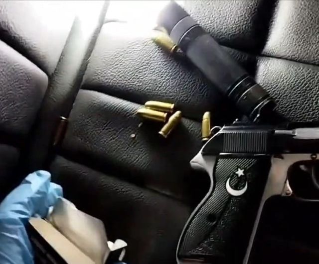 Edirne Kapıkule'de Minibüste Kaçak Silah, Mühimmat ve Sigara Ele Geçirildi