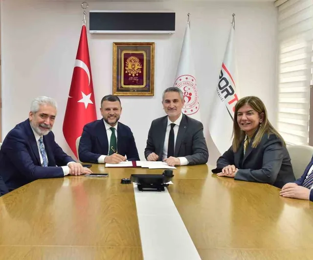 Eğil Belediyesi ile Spor Toto arasında 'Yüzme Havuzu Yapımı' protokolü imzalandı