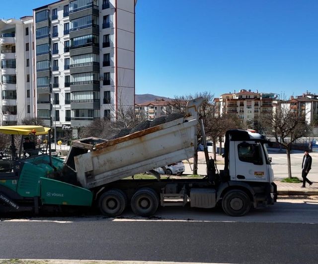 Elazığ'da 2026 'Asfalt Yılı' Başladı: Beyzade Efendi Bulvarı'nda Yol Yenileme