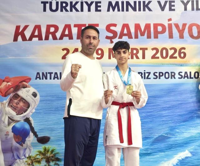 Elazığlı karateci Ali Akif Kaymaz, Antalya’da 47 kg’de Türkiye birincisi oldu