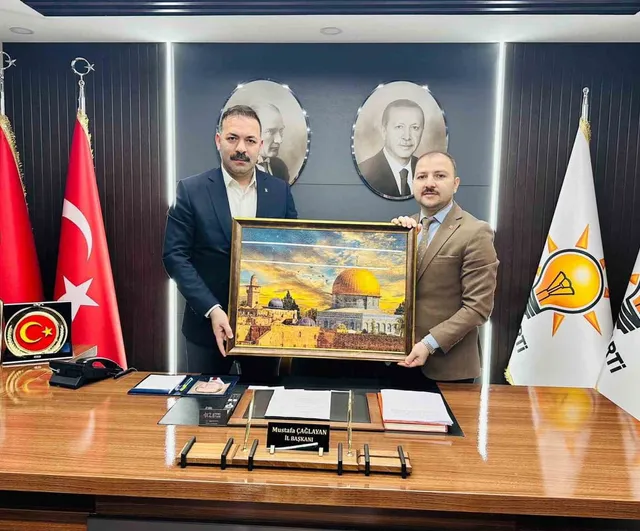 Evren Erkadam’dan Mustafa Çağlayan’a 'Mescid-i Aksa' Tablolu Hayırlı Olsun Ziyareti