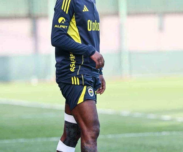 Fenerbahçe, 4 günlük iznin ardından Beşiktaş derbisi hazırlıklarına başladı