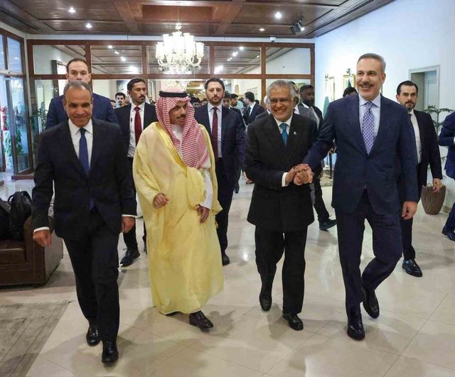 Fidan, İslamabad'daki Türkiye-Mısır-Pakistan-Suudi Arabistan Dışişleri Bakanları Toplantısına Katıldı