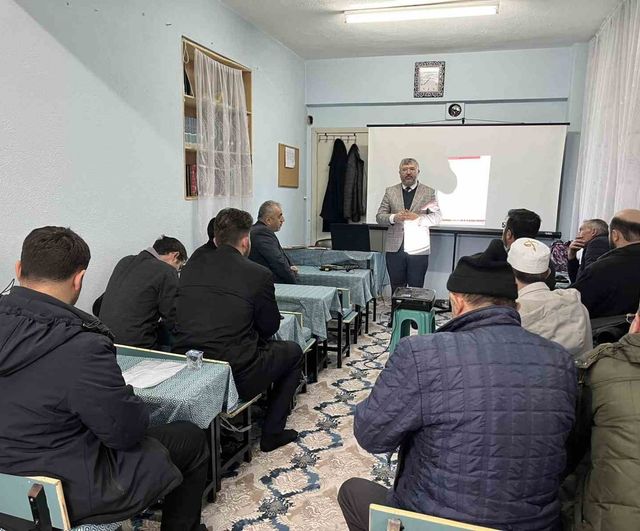 Hisarcık’ta din görevlilerine "Vaaz Becerilerini Geliştirme" eğitimi başladı