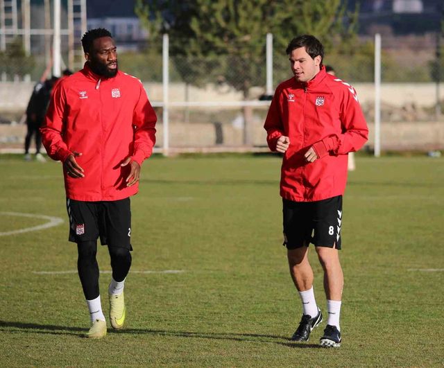 İsmet Taşdemir: "Play-off’a girebiliriz" — Özbelsan Sivasspor'un hedefi ve sakatlık durumu