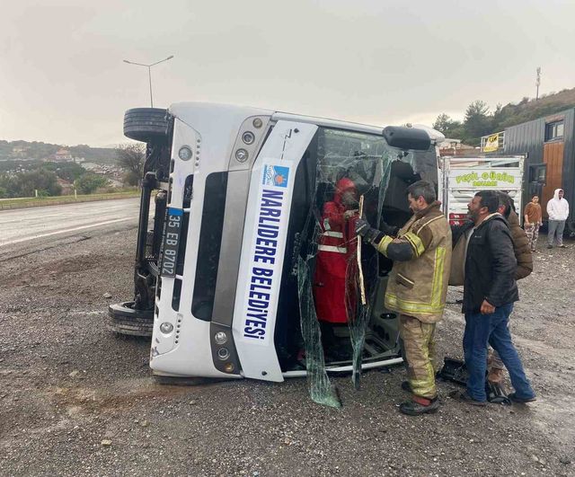 İzmir Seferihisar'da Sporcuları Taşıyan Otobüs Devrildi: 4 Yaralı