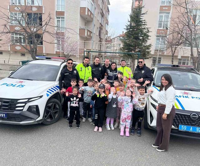 Kapaklı’da anaokulu öğrencilerine polislik mesleği tanıtıldı