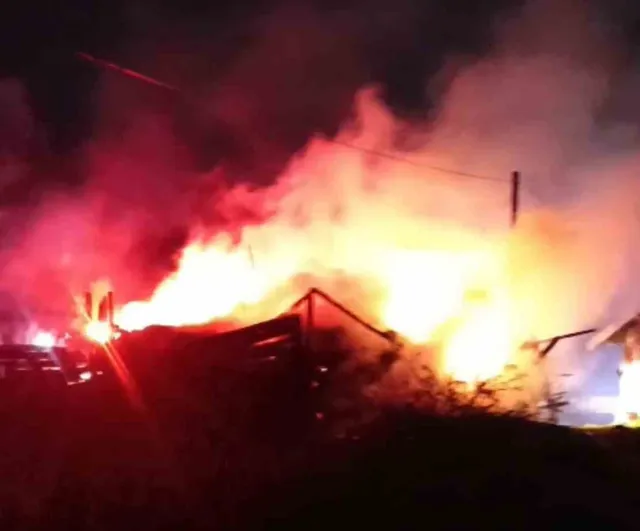 Karabük Eskipazar’da samanlık ve odunluk yangını: Yapılar kullanılamaz hale geldi