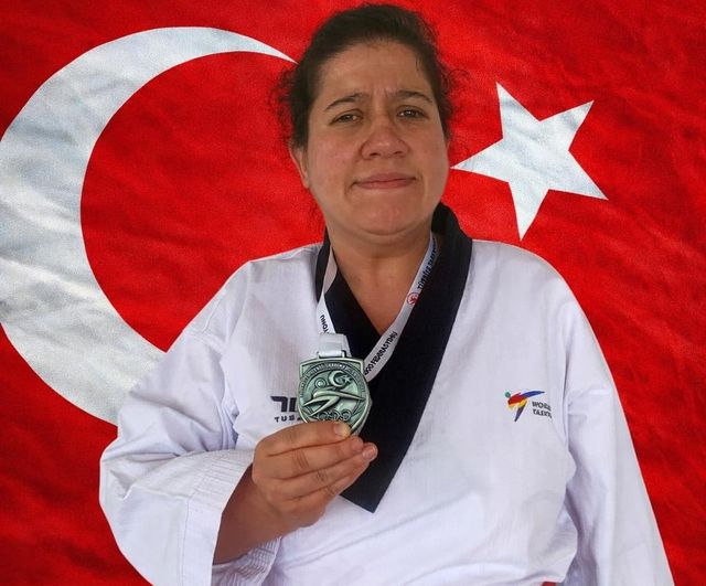 Karesi Taekwondo Spor Kulübü'nden 5 sporcu milli takıma, Antalya'da 7 madalya