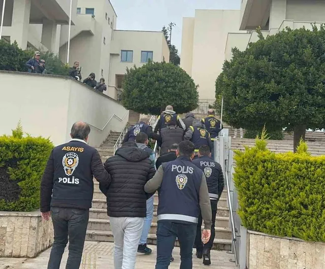 Marmaris’te Yabancı Turistleri Hedefleyen Banka Kartı Dolandırıcılığı: 4 Şüpheli Antalya’da Yakalandı ve Tutuklandı