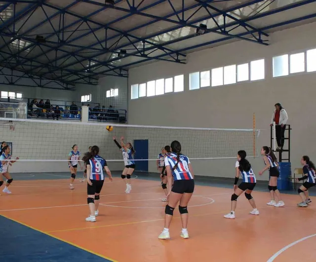 Ödemiş'te Okullar Arası Bahar Şenlikleri Spor Müsabakaları Başladı