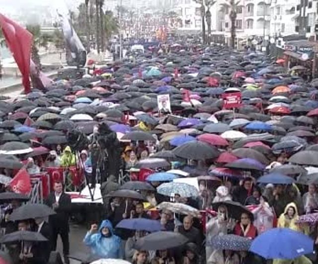 Özgür Özel Kuşadası’nda: Ömer Günel’in Tutuklanmasına Tepki ve '101. Millet İradesine Sahip Çıkıyor Kuşadası' Mitingi