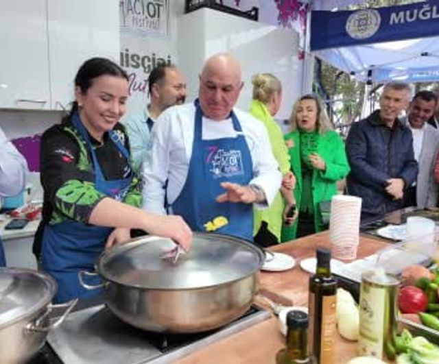 Sağanak Yağmura Rağmen Binler Bodrum Acı Ot Festivali'nde Buluştu