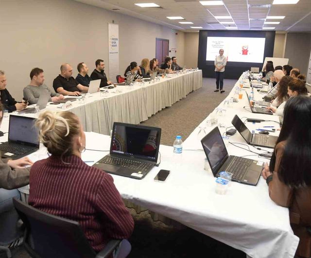 Samsun TSO personeline 'Gen AI ile Akıllı Çalışmanın Temelleri' kapsamında üretken yapay zekâ eğitimi