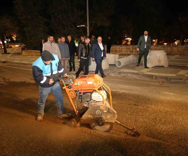 Şanlıurfa'da Balıklıgöl Bölgesinde Altyapı Seferberliği: ŞUSKİ Yeni Yağmur Izgaralarıyla Su Tahliyesini Güçlendiriyor