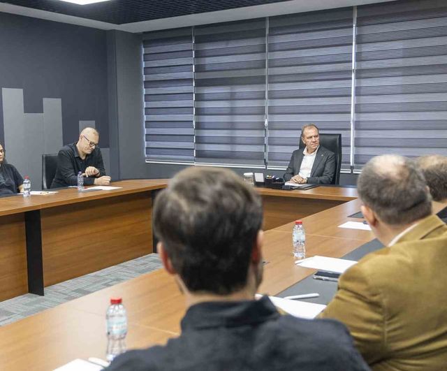 Seçer: Mersin sanatla büyüyen, enerjisi yüksek bir kent