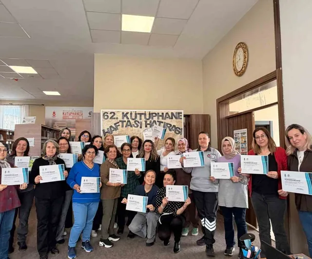 Şehzadeler'de 62. Kütüphane Haftası 'Kitap, Kahve ve Kurabiye' buluşmasıyla başladı