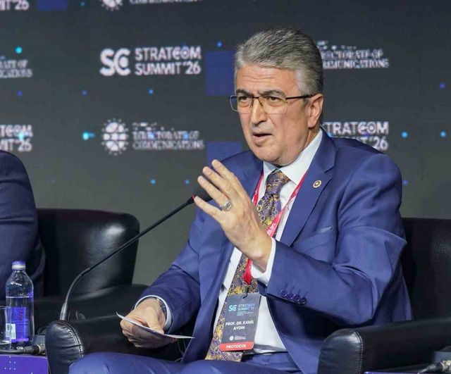STRATCOM 2026'da Prof. Dr. Kamil Aydın: Dijital Medya Gençleri Hedef Alıyor