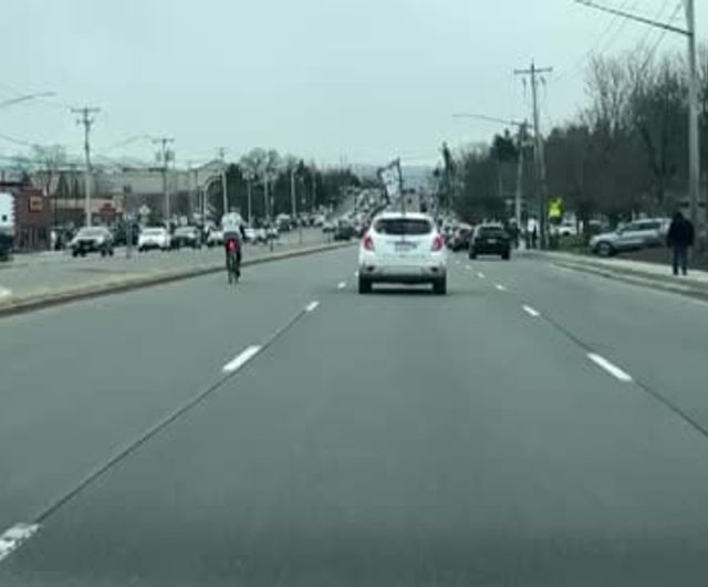 Syracuse'de 'No Kings' Gösterileri: Trump Yönetimi ve Politikaları Protesto Edildi