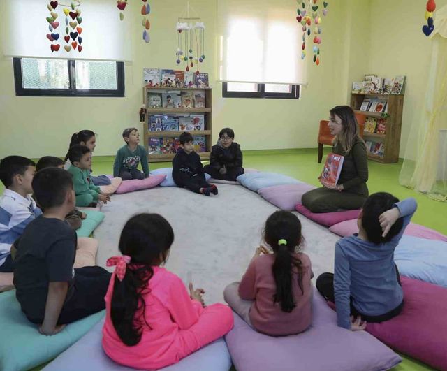 Toroslar Çocuk Kampüsü'nde Masal ve Drama Atölyesi çocukların özgüven ve iletişim becerilerini güçlendiriyor